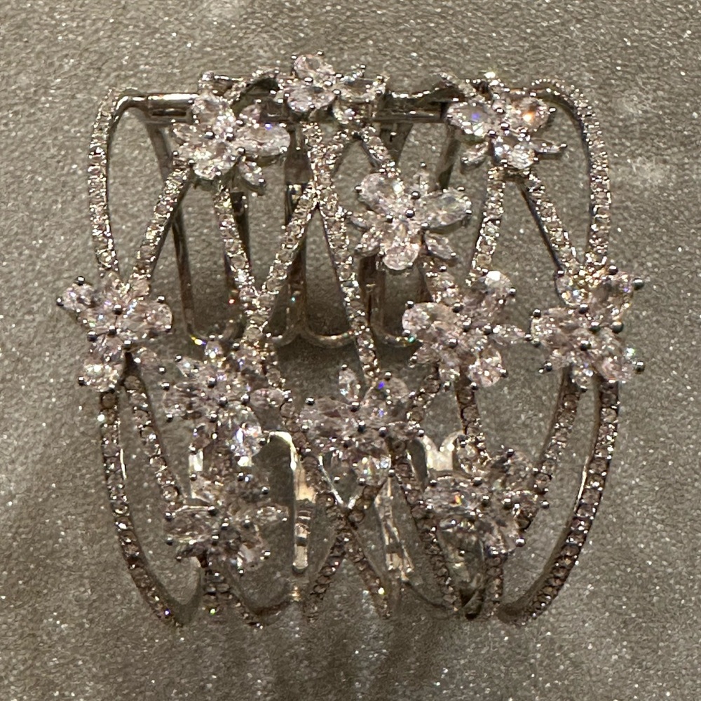 Elegant Swarovski Silver Floral Bracelet